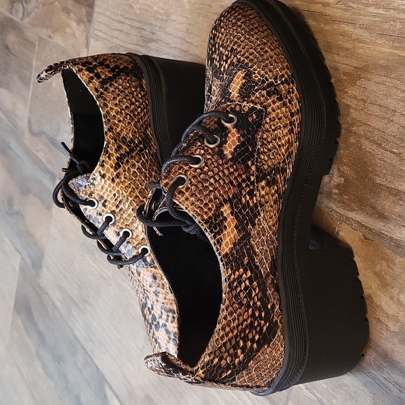 Topshop Snakeskin Print Lace-up Chunky Heel Brogue Shoes, Size 8 - Picture 13 of 16